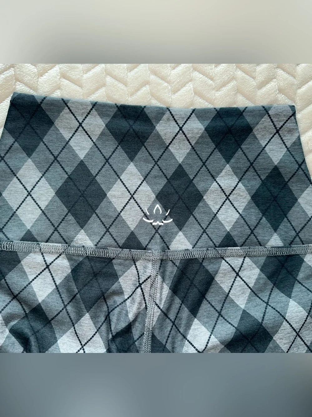 Beyond Yoga Grey Plaid Inseam 25” Size XS - Picture 4 of 8